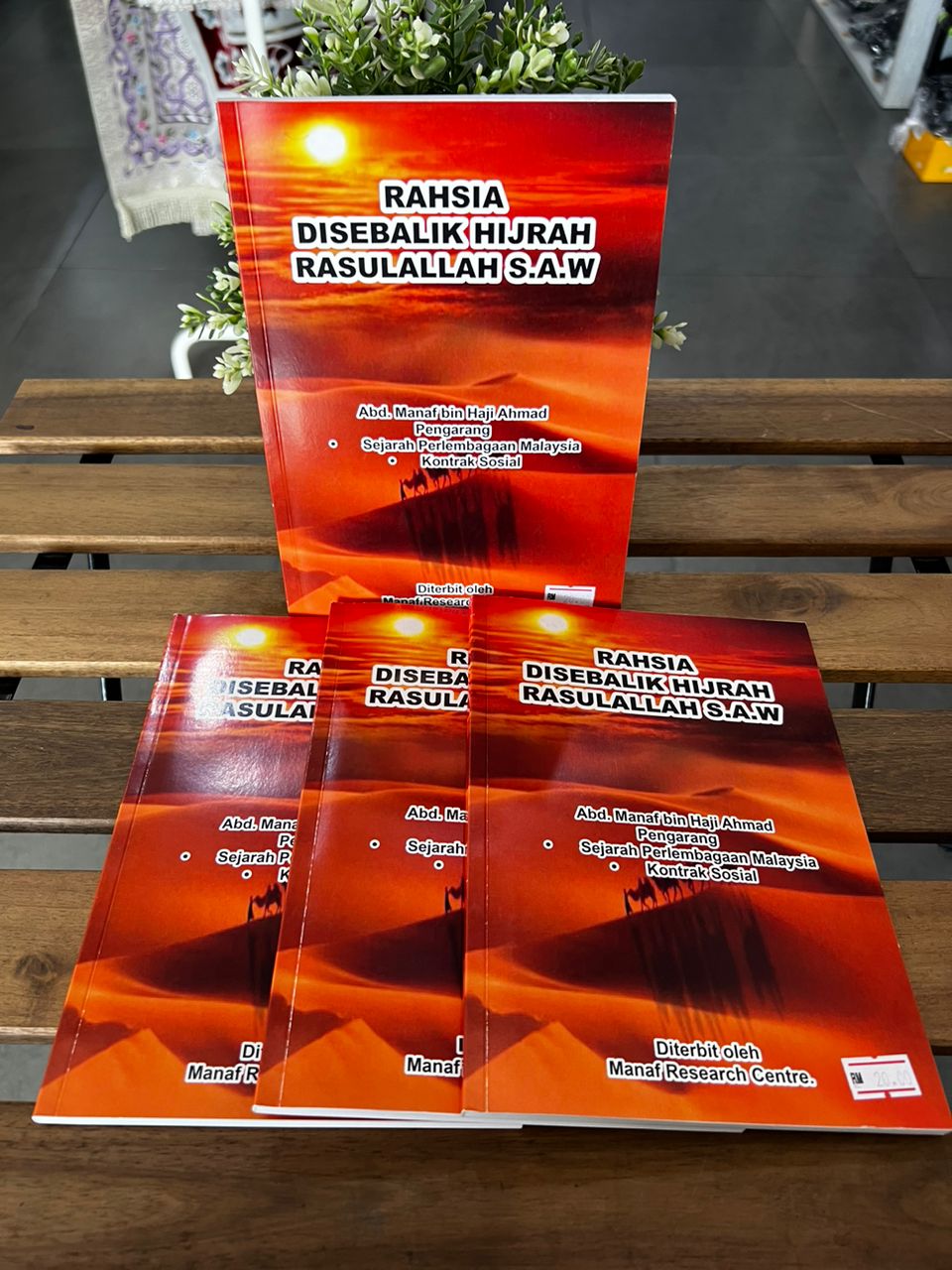 37eb6bbe-6c45-44a6-eb56-8c76e35ffc27